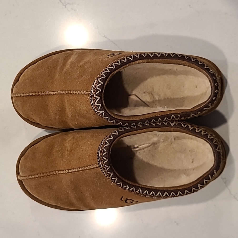 Ugg Tasman Chestnut size 10